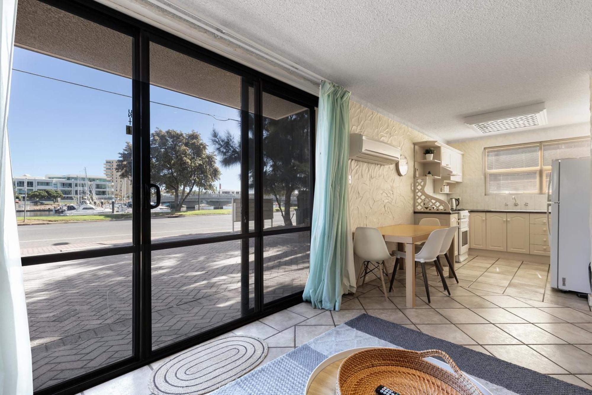 Bayswaterfront Apartments أدليد الغرفة الصورة