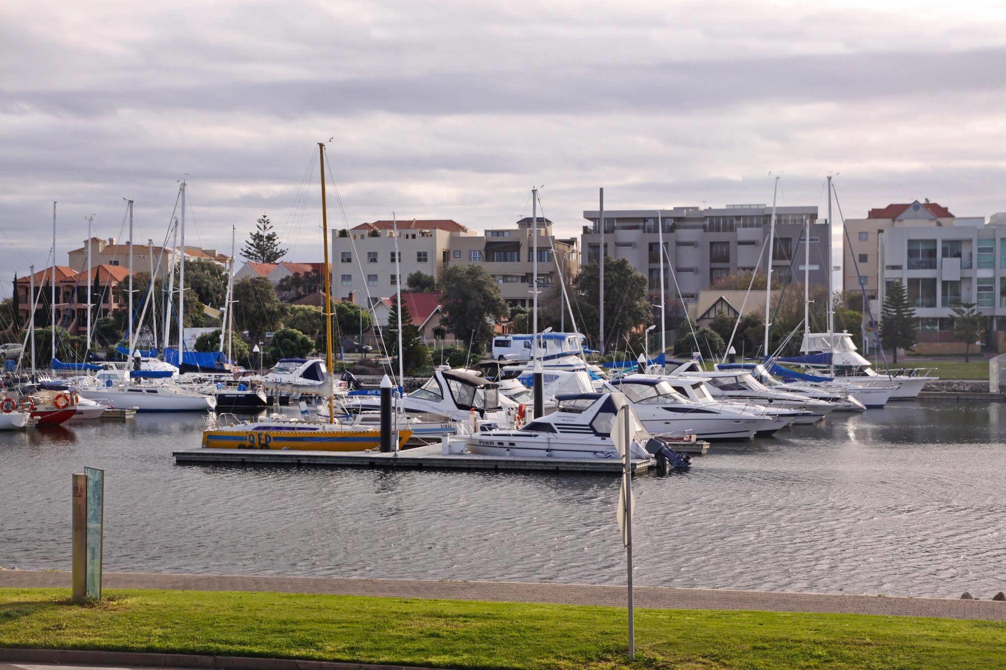 Bayswaterfront Apartments أدليد المظهر الخارجي الصورة
